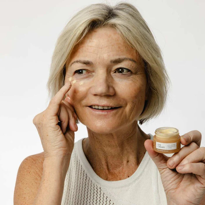 Cremă de ochi cu acid hialuronic, cafea & castravete