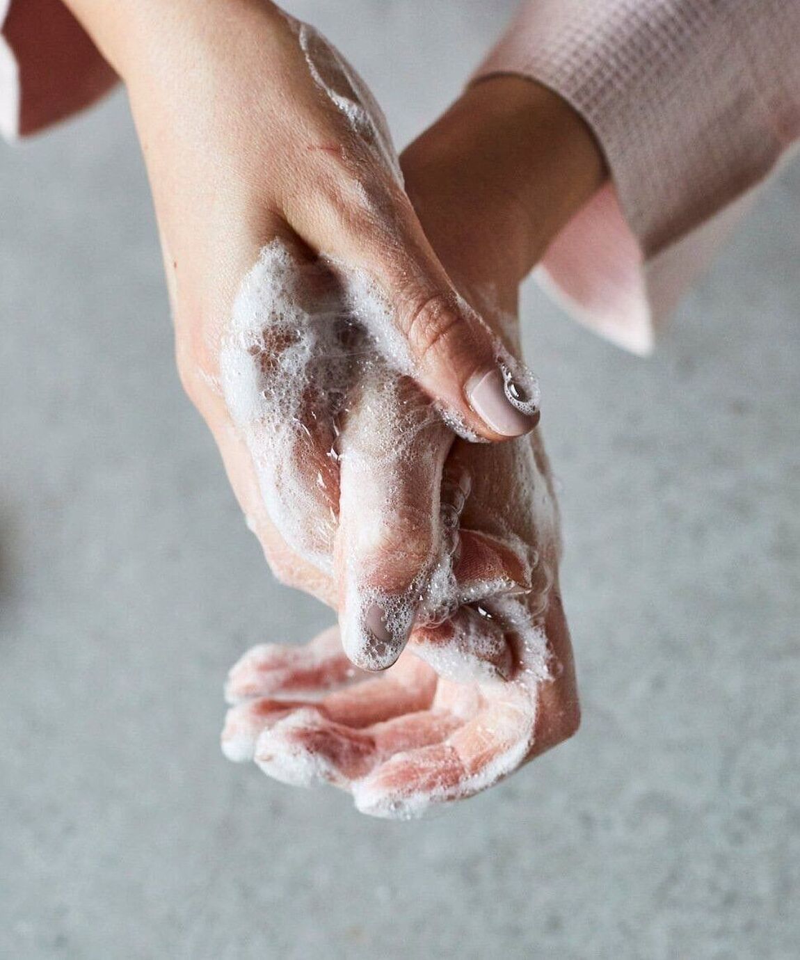 Săpun natural vegan cu apă de kiwi